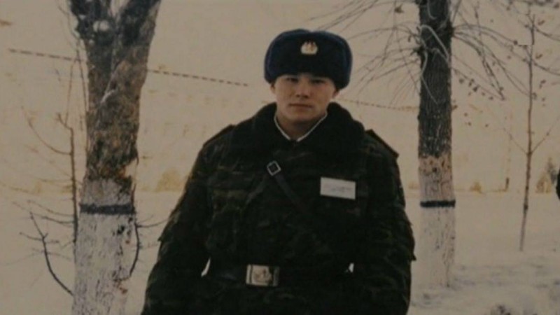 "Рүстем деп бетінен атқан": Алматы облысында 36 жастағы майорды үйінің алдында өлтіріп кетті
Марқұмның соңында екі бірдей баласы қалды