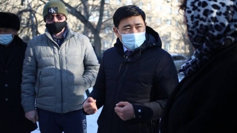 Өскемен әкімінің бірнеше миллион тұратын бренд күртесі қызу талқыға түсті