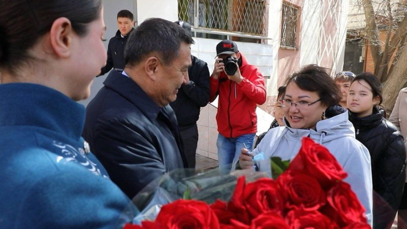 Су тасқынынан зардап шеккен облыс орталығының алғашқы тұрғындарына пәтерлер берілді