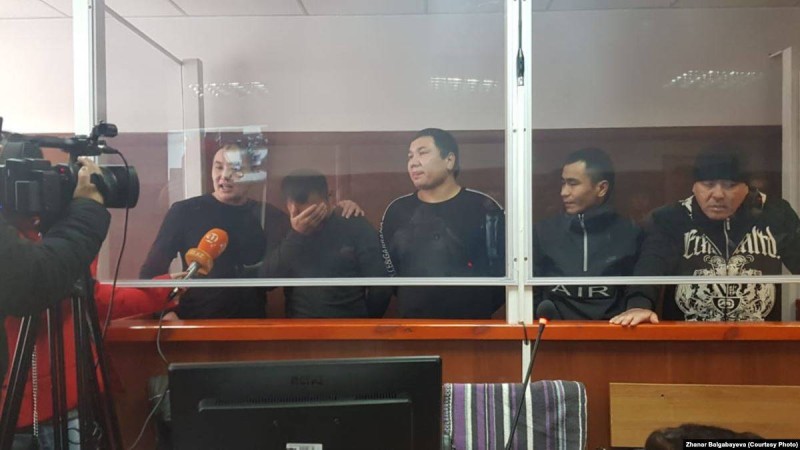 "Шетелдіктермен төбелескен" қызылағаштық бес жігітке үкім шықты
