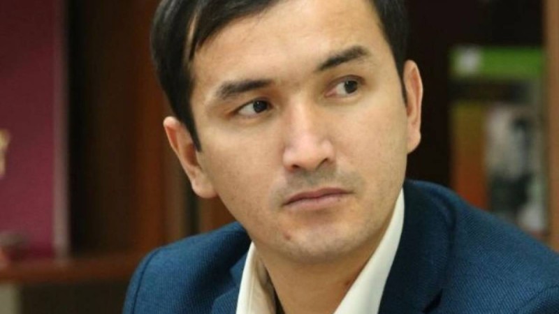 Азамат азаматтығын танытты, біздің шоумендер неге үнсіз?