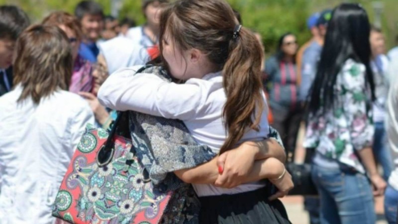 Нұр-Сұлтанда білім беру басқармасы ата-аналардың оқушылармен бірге ҰБТ-ға келмеуін сұрады - Қазақстан жаңалықтары