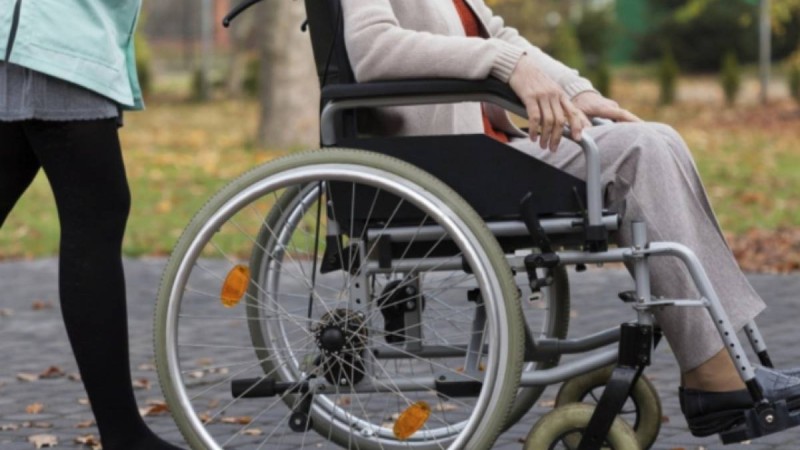 Әлеуметтік қызметкерлер алты мүгедек адамның шотынан 3,8 миллион теңге ұрлаған