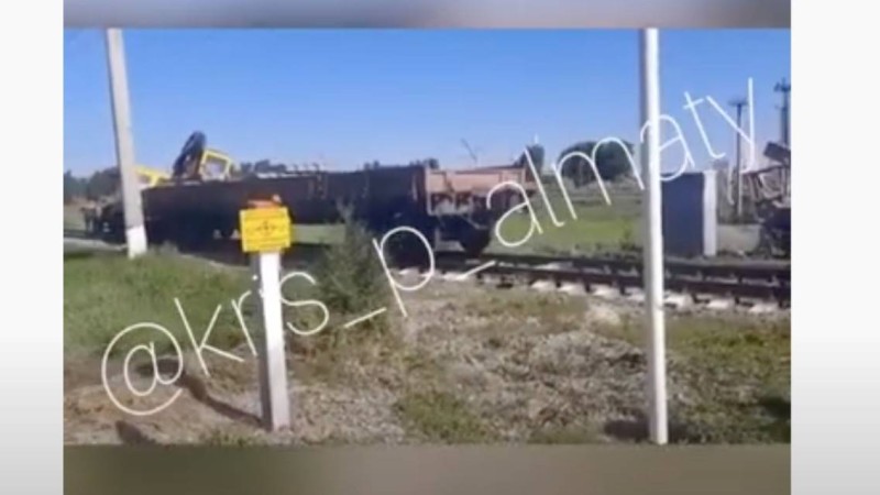 Алматы облысында жол-көлік оқиғасының салдарынан пойыз рельстерден шығып кетті (видео) - Қазақстан жаңалықтары