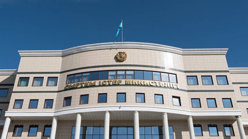 Министр елшілік қызметкерінің денесі елге қашан жеткізілетінін айтты