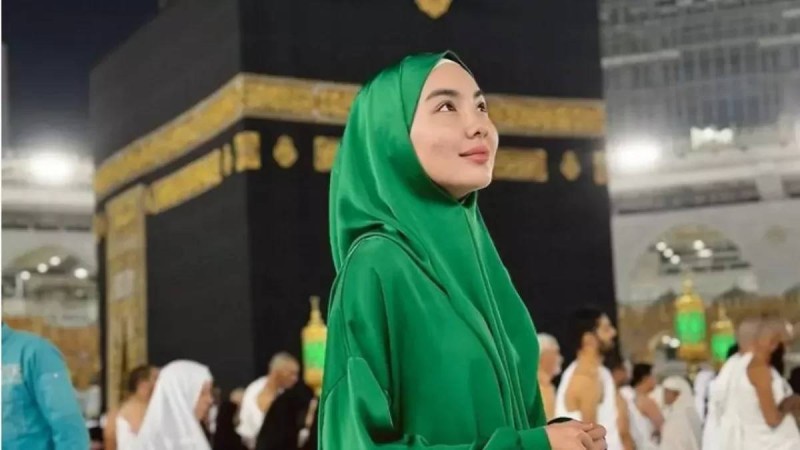 «Алла жазасын береді!»: Төреғали Төреәлінің қарындасы алаяқтарды қарғап тастады