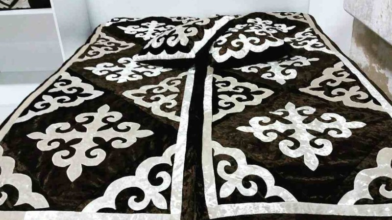 Министр: Қазақтың көрпесі Лондонда мың доллар тұрады
Министр қазақстандықтарға ең аз инвестициялармен қандай бизнес жасауға болатынын айтты