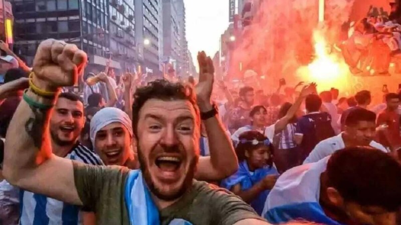 Аргентиналық жанкүйер туға тұншығып көз жұмды