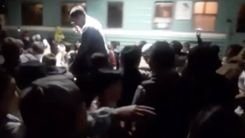 Әлеуметтік желіде Қарағандыда сарбаздарды қарсы алуға жиналған дүйім жұрт түсірілген видео таралуда - Қазақстан жаңалықтары