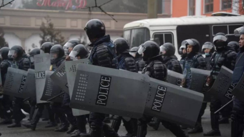 Елдегі тәртіпсіздіктер: 8 полицей мен Ұлттық ұланның сарбазы қаза тапты