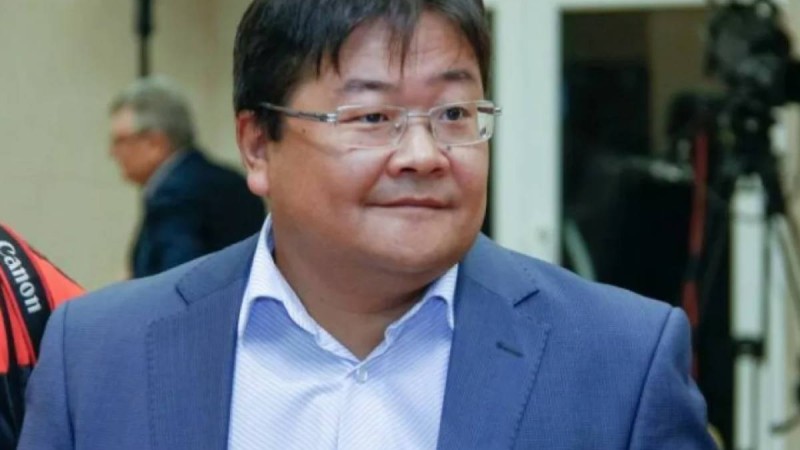 Айдос Сарым: "Қазақстанның жағдайын ескерсеңізші..."