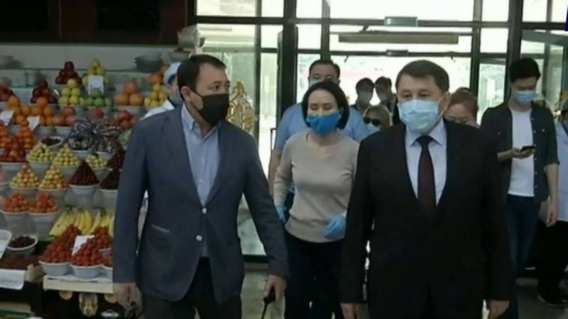 Алматының бас санитарлық дәрігері Көк базардан көптеген заң бұзушылықтарды анықтады - Қазақстан жаңалықтары