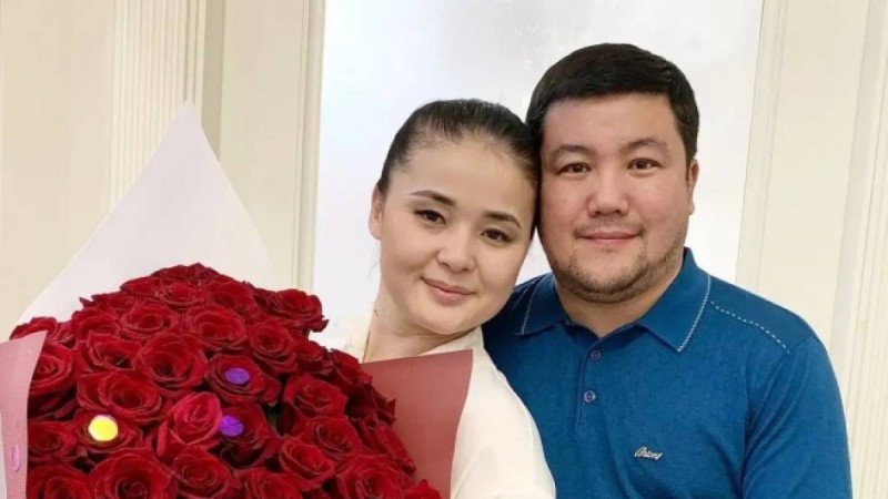 “Бұл - өмір. Қабылдадым”. Тұрсынбек әйелімен ажырасты ма? - Мөлдірдің өзі жауап берді