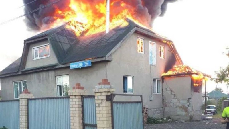 Үй отқа оранды - балаларды құтқарған астаналықтың аты-жөні айтылды