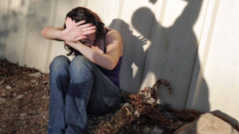 "Әкесі 10 жыл жыныстық құлдықта ұстаған". Шымкенттегі дағдарыс орталығындағы қыздың ауыр тағдыры