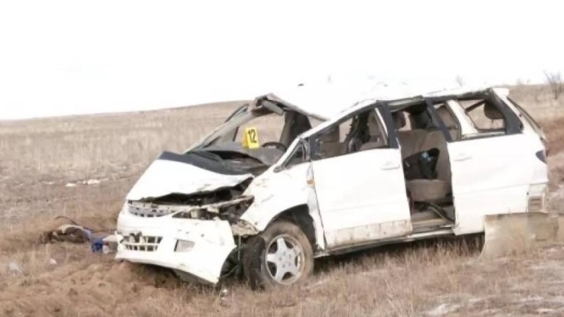 Ақтөбеде жаттықтырушы мен балалар жол апатына түсті