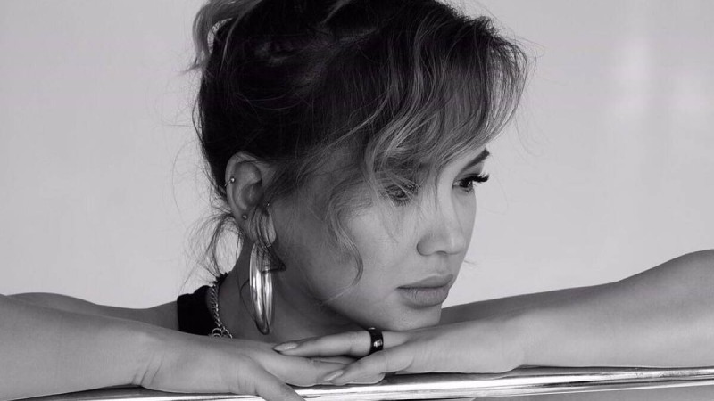 Мақпал Исабекова: Мамам "онда ұлтыңды айтпай-ақ қой" дегенде қарсы болдым. Несін жасырамын?