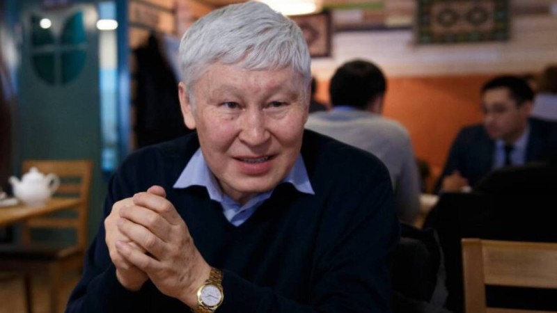 "Әкесі көмектесіпті деп айтады". Асқар Жұмаділдаев ұлының неге математик болғанын қаламағанын айтты