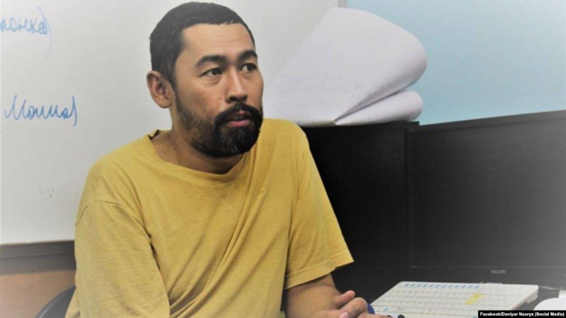 Путиннің жиынына бармақ болып, шекарада ұсталған блогер және құрылысы тоқтаған зауыт