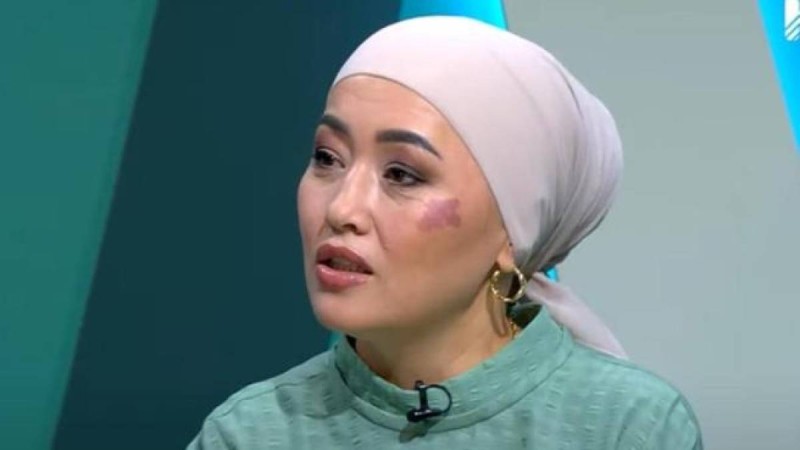 Әнші Наркенжеге шүйліккен директордың студент қыздарға қырындағаны туралы ақпарат тарады