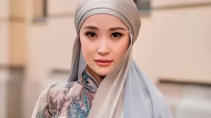 "Қызым да екінші рет ажырасты": Мөлдір Әуелбекова өзінен кешірім сұраған оқырманының хатын жариялады