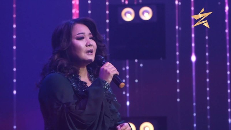 Ақбота Керімбекова концертіне келген бұрынғы енесіне сәлем салды (ВИДЕО)