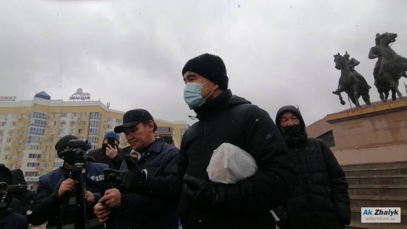 Атырауда Макс Боқаев пен жақтастары митинг өткізді (видео)