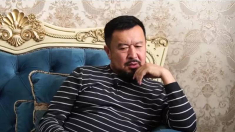 "Өте қатал күйеумін": Сәбит Әбдіхалықов бұрынғы жұбайларымен қалай өмір сүргенін ашық айтты