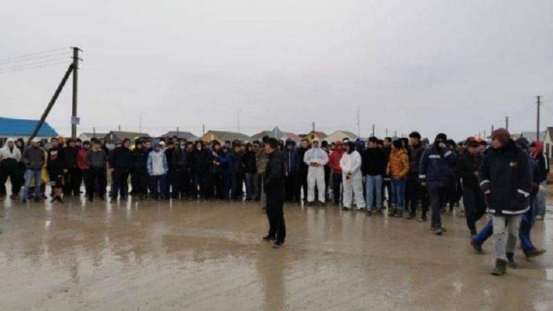 Іздестіруге иттер, дрондар мен жүздеген адамдар кірісті: Атырауда жоғалып кеткен бүлдіршін табылмай жатыр - Қазақстан жаңалықтары