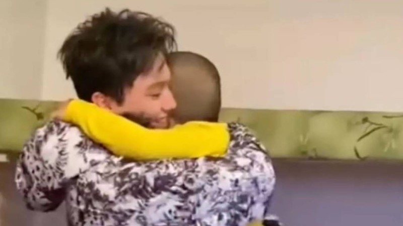 "Жарайсың": Науқас балақайды іздеп барған Димаш Құдайбергенге желідегілер сүйсінді (видео)