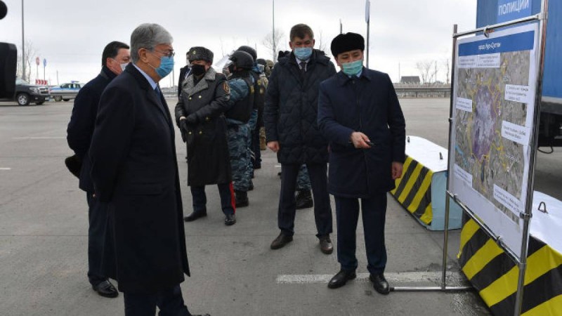 Тоқаев елорданың кіреберісіне қойылған бақылау-өткізу бекетіне барды