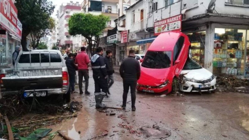 Антальяда соңғы 50 жылда бірінші рет ең қауіпті су тасқыны болды