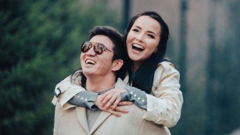 «Жаңа жылға сыйлық жасадым»: Айқын Төлепберген жаңа көлігімен мақтанды (ВИДЕО)