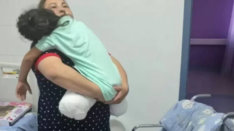 Автобус апатында екі аяғынан айырылған Алуаның қанша жәрдемақы алатыны белгілі болды