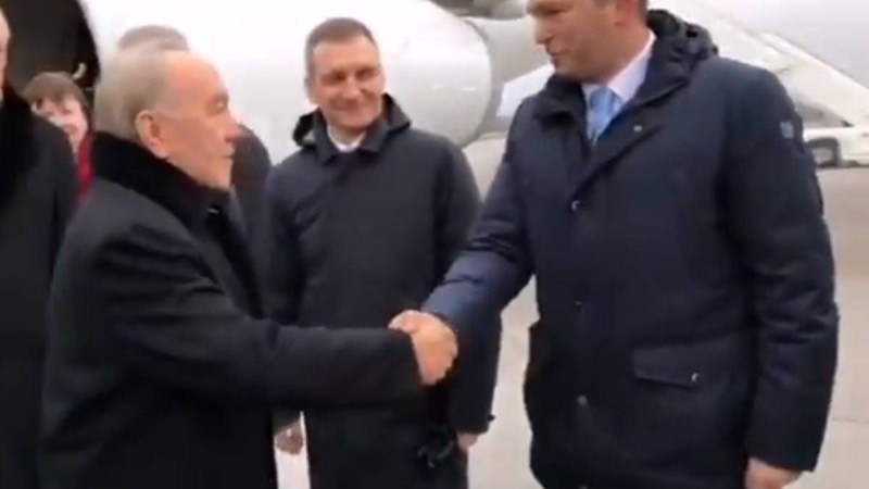 Назарбаев Санкт-Петербургке ұшып келді
Елбасы Жоғарғы Еуразиялық экономикалық кеңес отырысына қатысуға келіпті