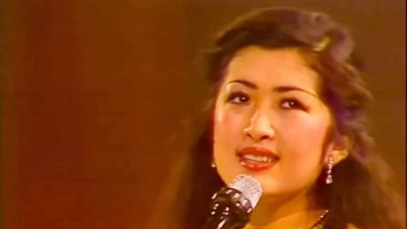 "Қазіргі жасымда жараспас еді": Мақпал Жүнісова 42 жыл бұрынғы видеосын жариялады