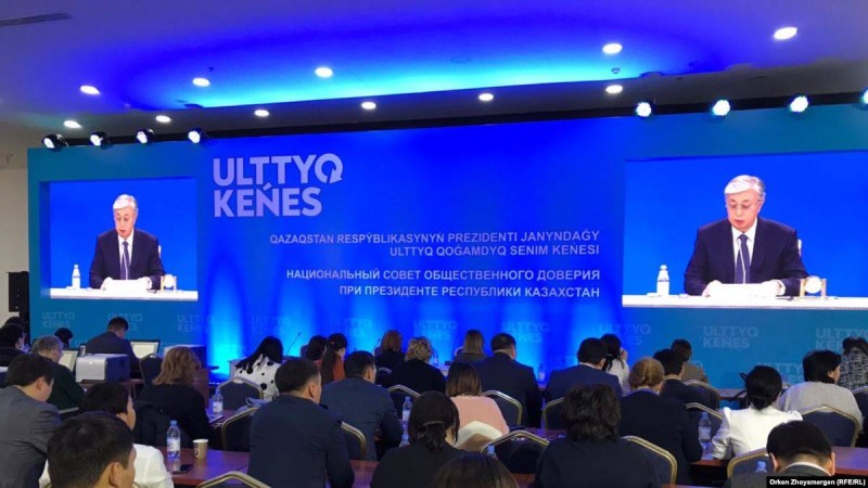 Тоқаев "жала жабуды" декриминализациялау, митингінің "ескерту" формасын енгізу жайлы айтты