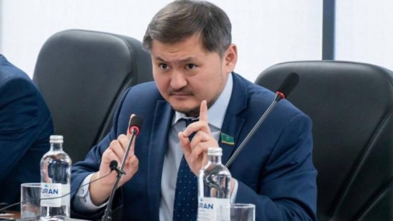 Министр Саясат Нұрбек талапкерлердің ата-аналарына үндеу жасады