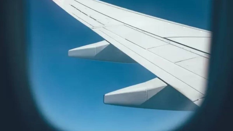 Ұшақта терезе жақта отыру қауіпті болып шықты