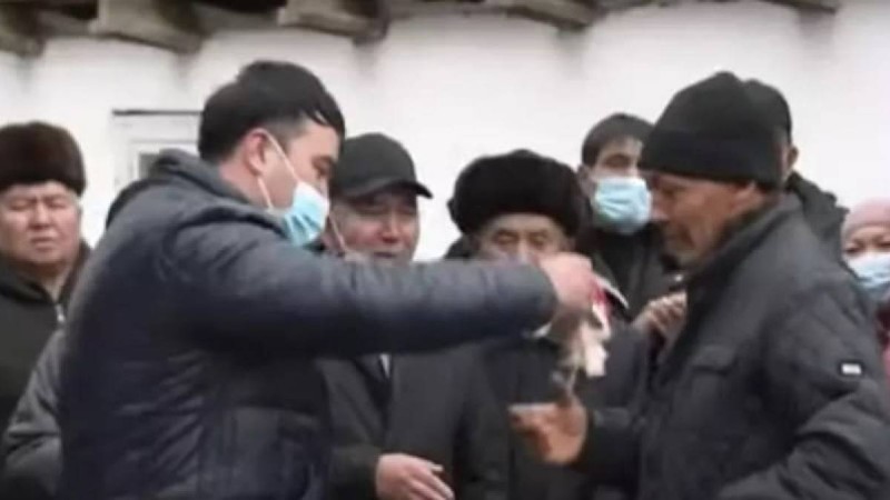 Алматы облысында 7 баланың анасына ауылдастары асарлатып үй алып берді (видео)