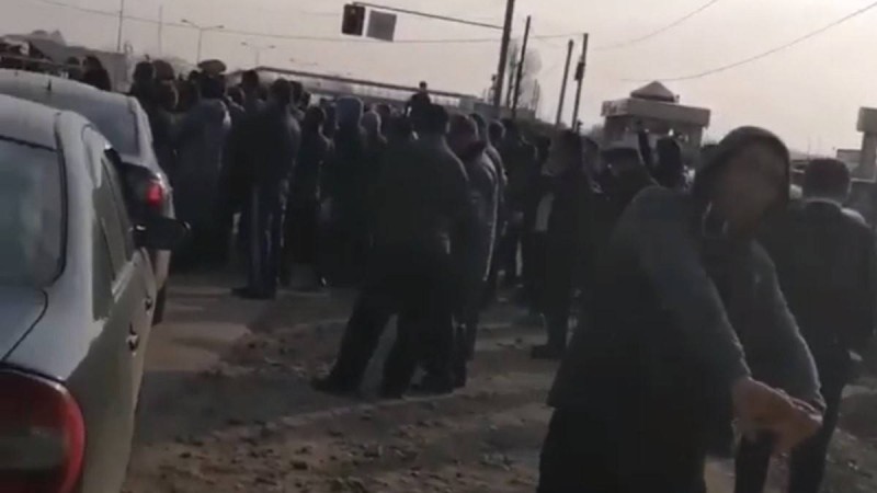 Сырт аймақтың тұрғындары енгізілген карантинге қарамастан қалаға өтпекші болуда (видео) - Қазақстан жаңалықтары