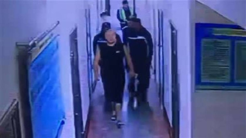 "Жұмыста үнемі шорти, майкімен жүреді". "Киллер" басшыдан шаршаған Қазғұрт полицейлері заңгерге шағымданды