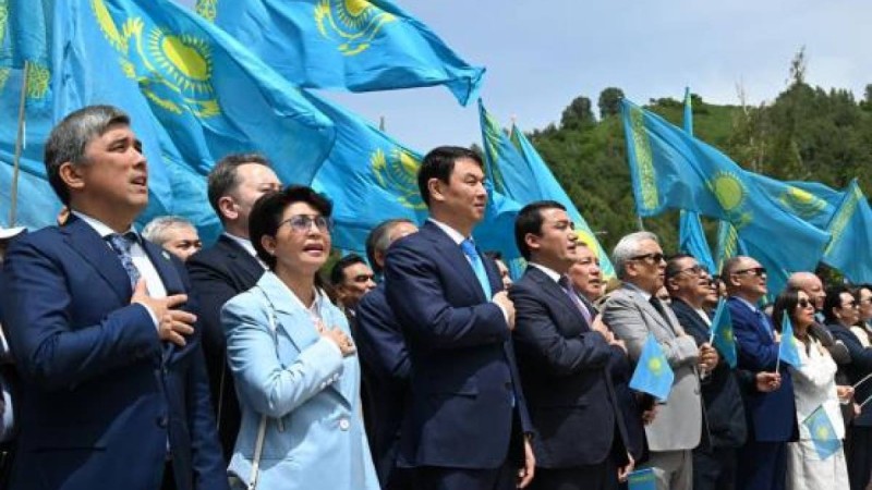 Алматыда мемлекеттік Туды көтеру рәсімі өтті