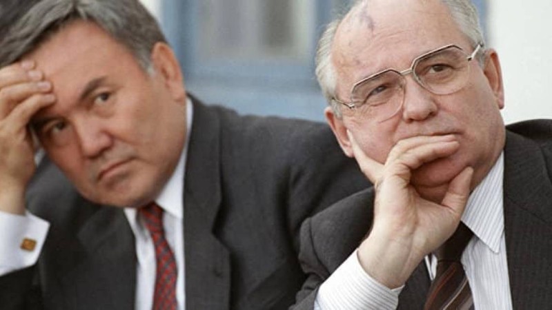 Бүгін Путин Михаил Горбачевты 90 жасымен құттықтады