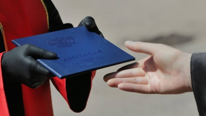 "Жұмысқа тұру үшін енді диплом қажет емес" - Ғылым министрлігі Дүйсенованың мәлімдемесіне түсініктеме берді