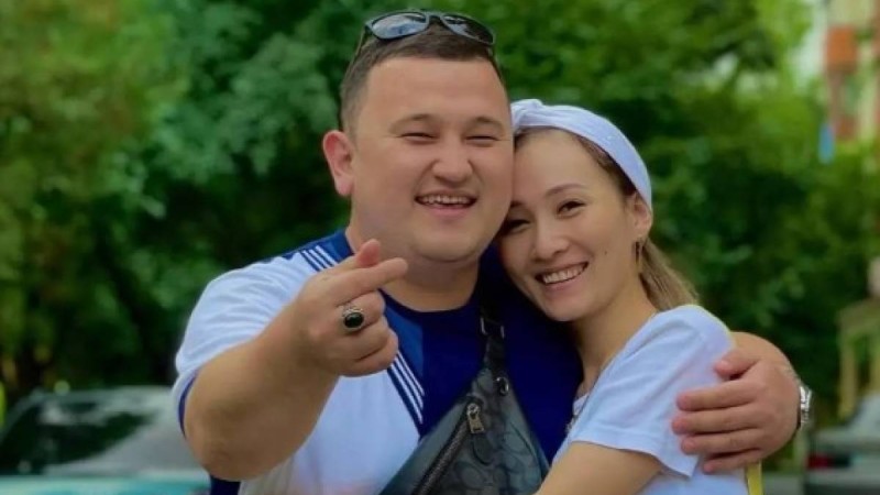 "Күліп жүрмей, балалы болуды ойла": Алты жылдан бері сәби аңсап жүрген Елдос Колобок елдің сынына жауап берді