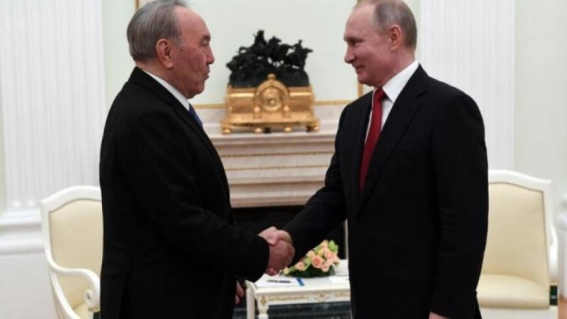 Назарбаев пен Путиннің не себепті кездескені айтылды