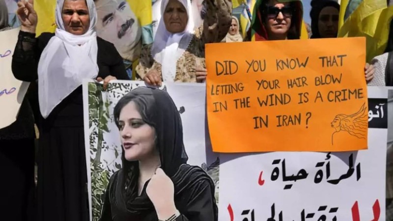 Иран хиджаб кию туралы заңға өзгеріс енгізбек