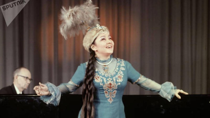 Қазақтың бұлбұлы Бибігүл Төлегенова – 90 жылдық мерейтойға орай архив суреттер