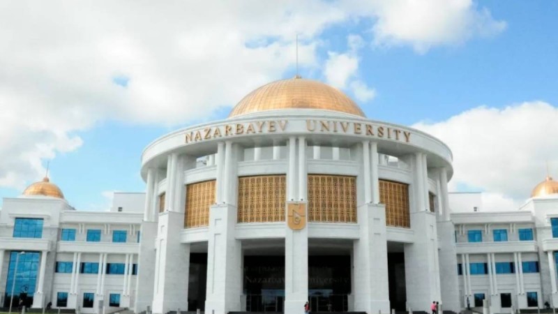 Назарбаев университеті шетелдік ректордың қазақ қызымен байланысын жоққа шығарды